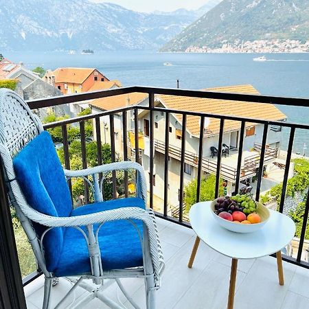 Chic Sea Front Apartment With Breathtaking Kotor Bay View Donji Stoliv Eksteriør bilde