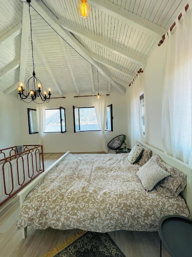 Chic Sea Front Apartment With Breathtaking Kotor Bay View Donji Stoliv Eksteriør bilde