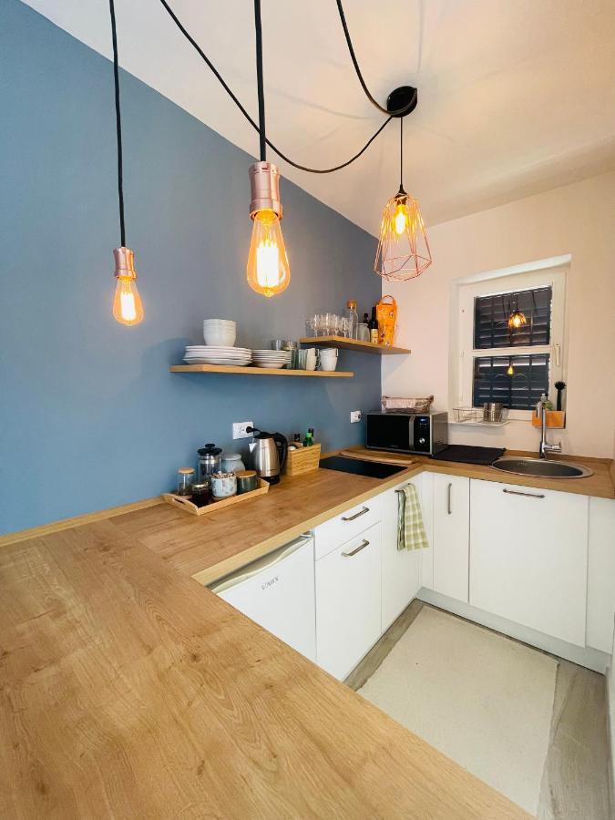 Chic Sea Front Apartment With Breathtaking Kotor Bay View Donji Stoliv Eksteriør bilde
